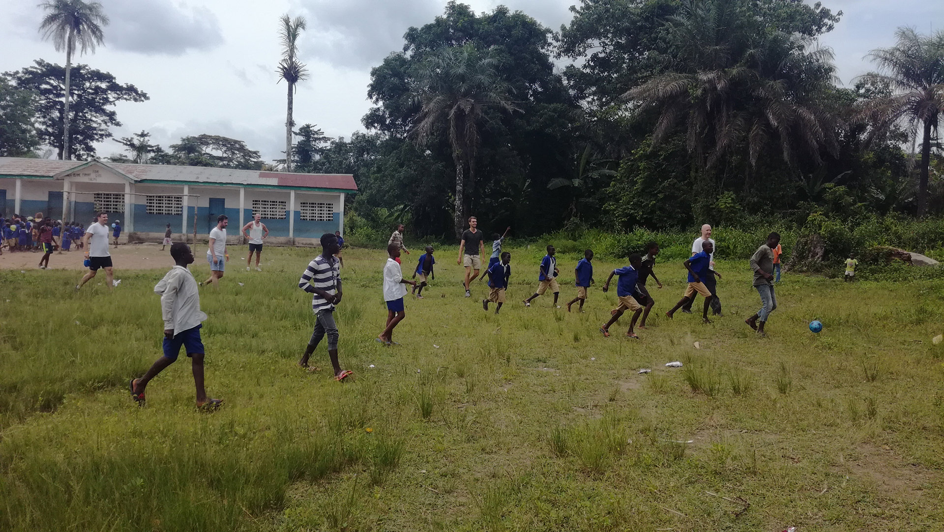 Street-Child-Marathon-Sierra-Leone-Fußball-2.jpg