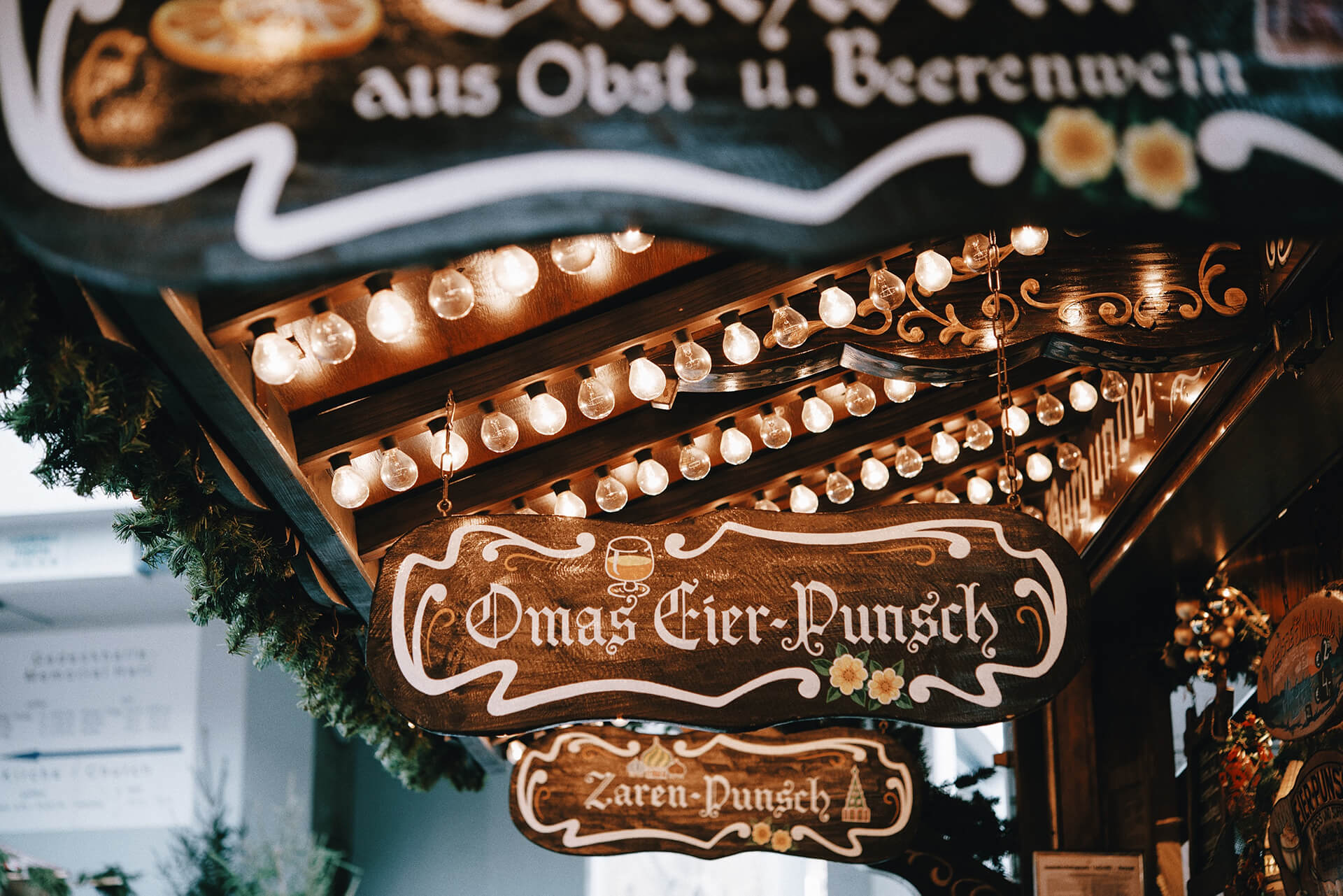 Weihnachtsstand_Glühwein_Roman_Kraft.jpg