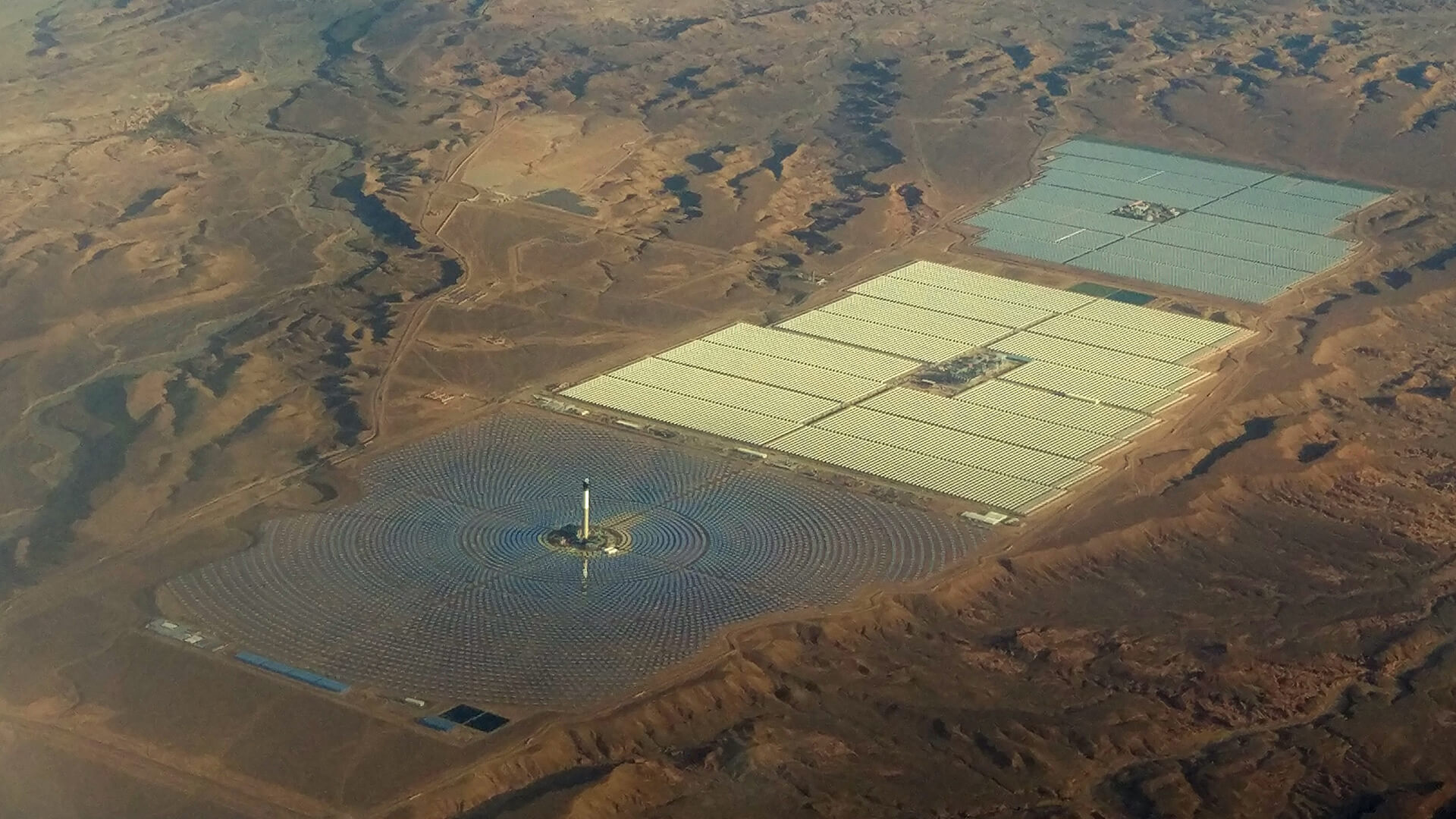 Aerial view of the Noor Ouarzazate solar complex SENER_small.jpg